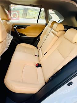 تۆیۆتا ڕاڤ 4